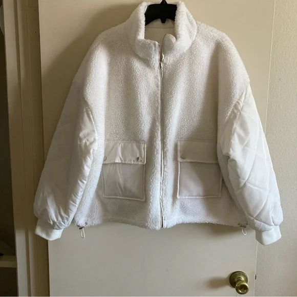 Forever 21 Reversible Faux Shearling Bomber Jacket | New without Tags - Picture 7 of 13